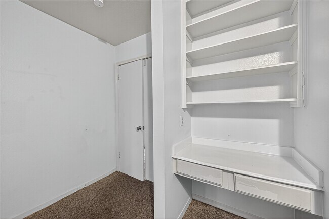 Building Photo - 3906 Glen Cove Cir