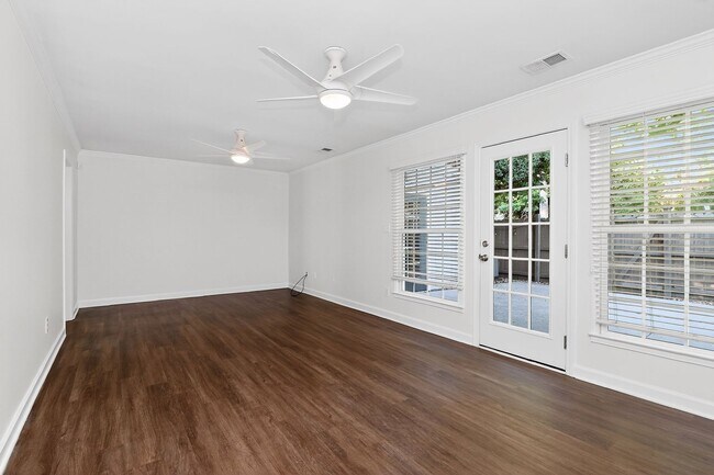 Building Photo - 1819 Sabrina Ct