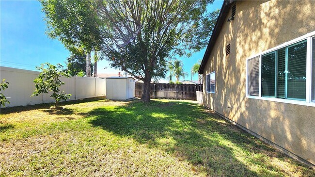 Building Photo - 538 E Banyan St