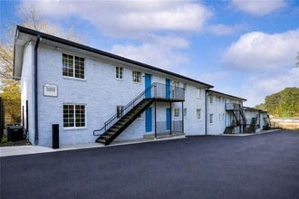 Building Photo - 2055 Alison Ct SW