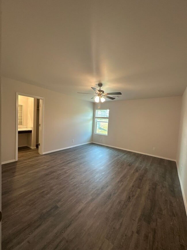 Building Photo - Now Pre-Leasing: Modern 3-Bedroom, 2-Bath Home in Broken Arrow — Available July 14th