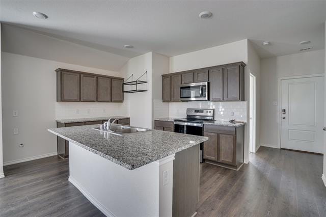 Building Photo - 106 Gallant Fox Ln