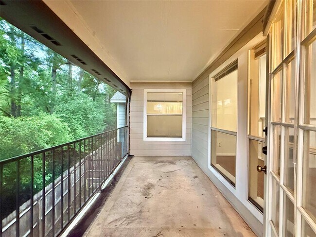 Building Photo - 105 S Spiral Vine Cir