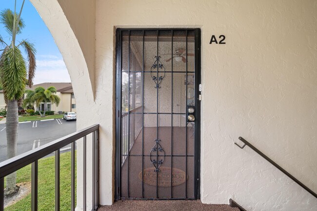 Building Photo - 112 Lake Pine Cir