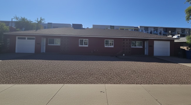 Building Photo - 2 Bed 1 Bath apartment