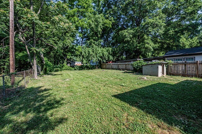 Building Photo - 1807 Erie St