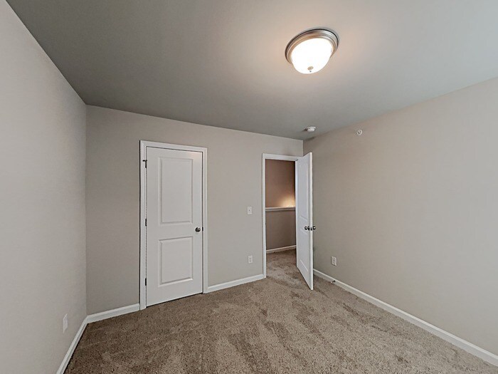 Building Photo - 1050 Wedgewood Ct NE