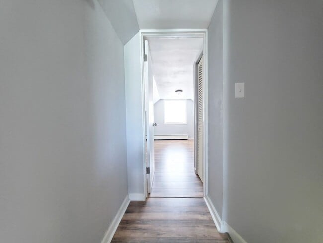 Building Photo - 3 Bed - 1 Bath Cape Cod for Rent in Euclid