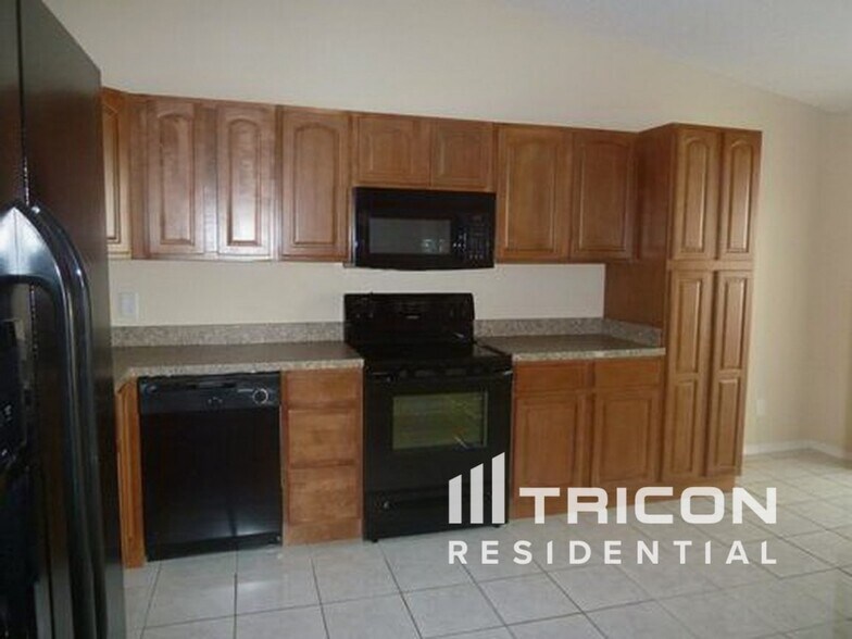 Building Photo - 3014 Curry Woods Dr