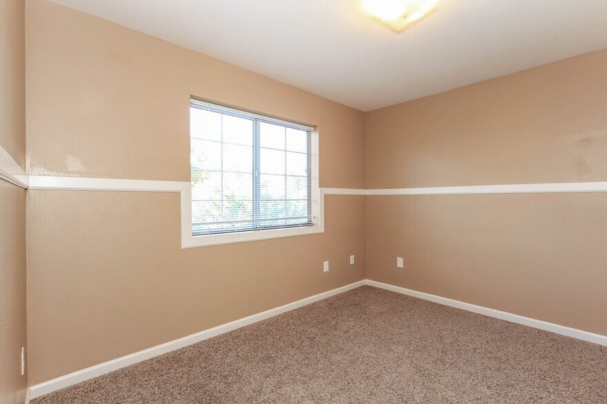 Building Photo - 7521 E Laguna Azul Ave