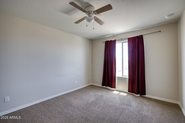 Building Photo - 24633 W Sheraton Ln