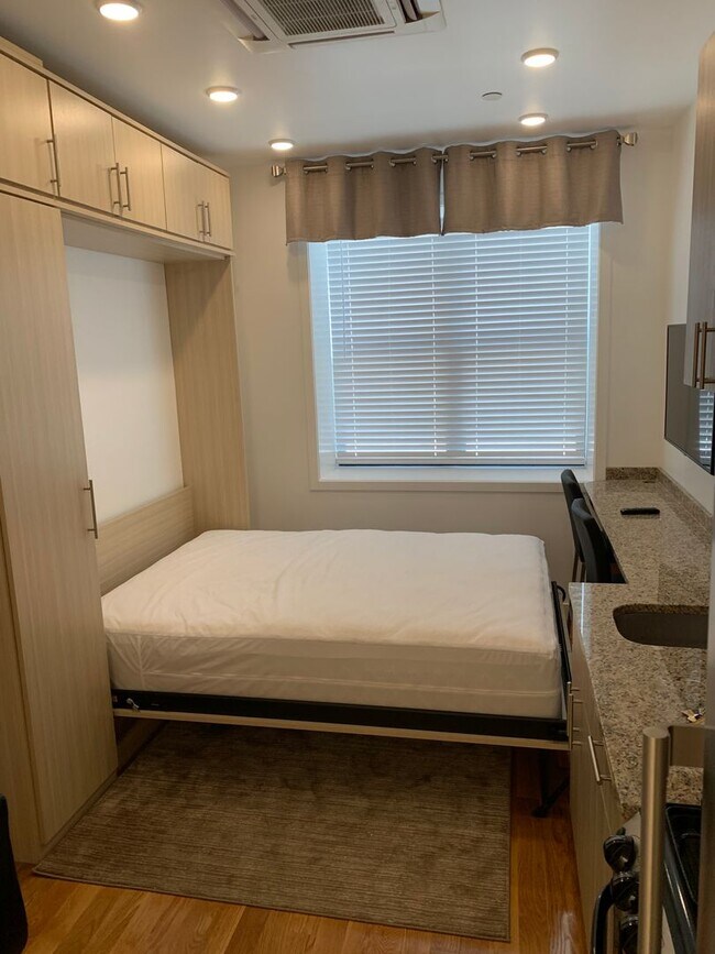 Building Photo - CHELSEA/BOSTON NEW LUXURY STUDIO- NO BROKER FEE! NO BROKER OR RENTAL FEES & FULLY FURNISHED!!