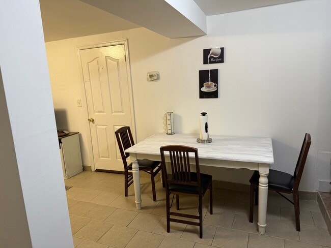 Building Photo - 358 Victory Blvd