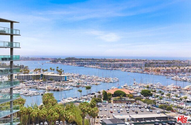 Primary Photo - 13600 Marina Pointe Dr