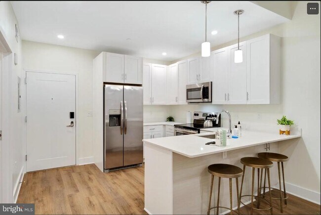 Building Photo - 150 S Independence Mall W