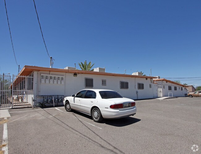 Building Photo - 110 W Rillito St