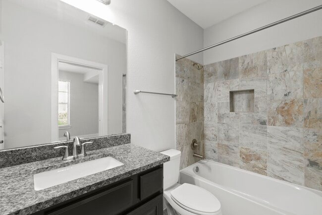 Building Photo - 702 N Shepherd Dr