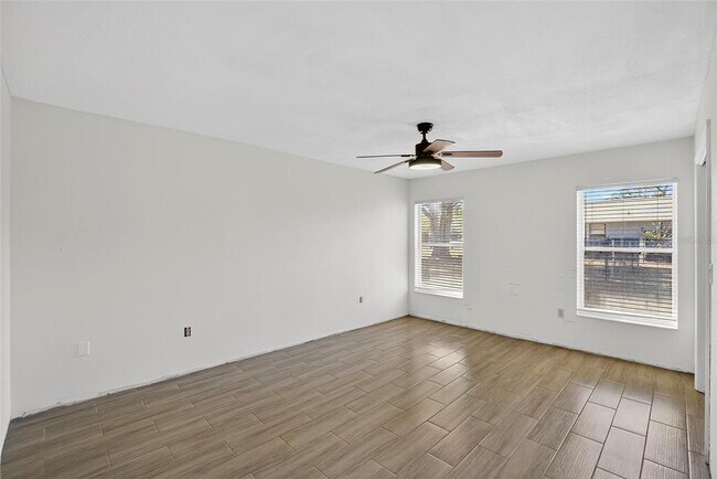 Building Photo - 15047 Woodbury Rd