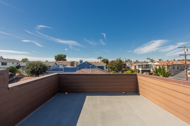 Building Photo - 2320 Clark Ln