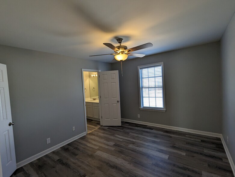 Building Photo - 4713 Derbyshire Dr