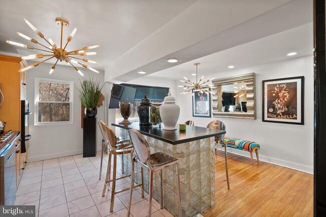 Building Photo - 2737 E Country Club Rd