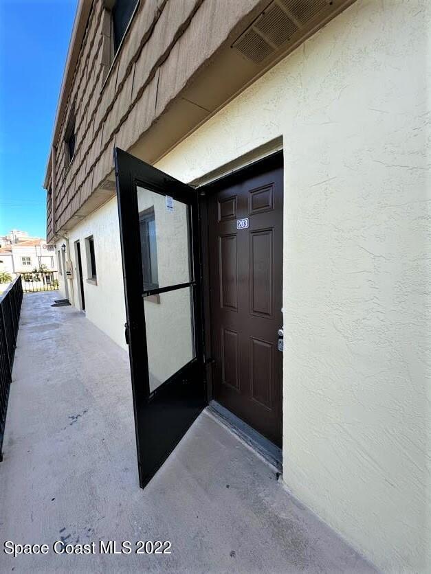 Building Photo - 7101 Ridgewood Ave