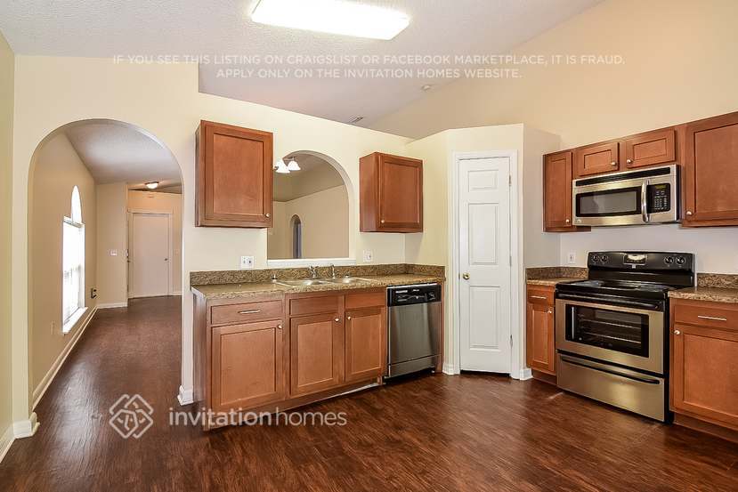 Building Photo - 6304 Calamari Pl