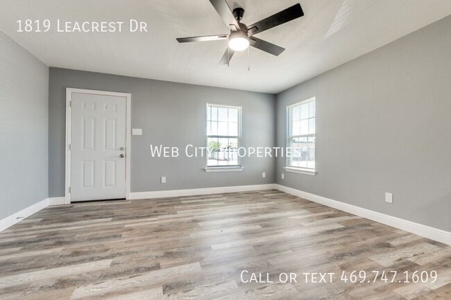 Building Photo - 1819 Lea Crest Dr