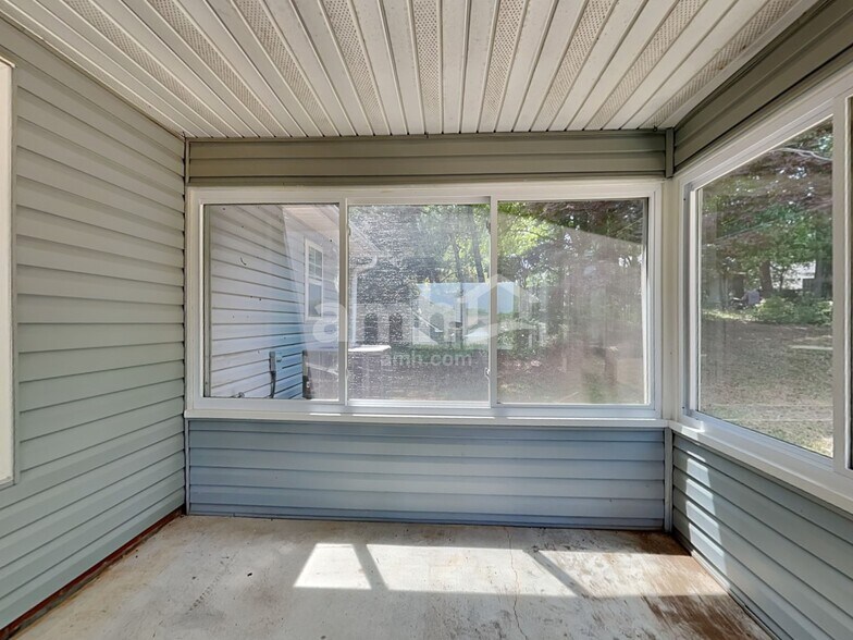 Building Photo - 5 Boysenberry Dr