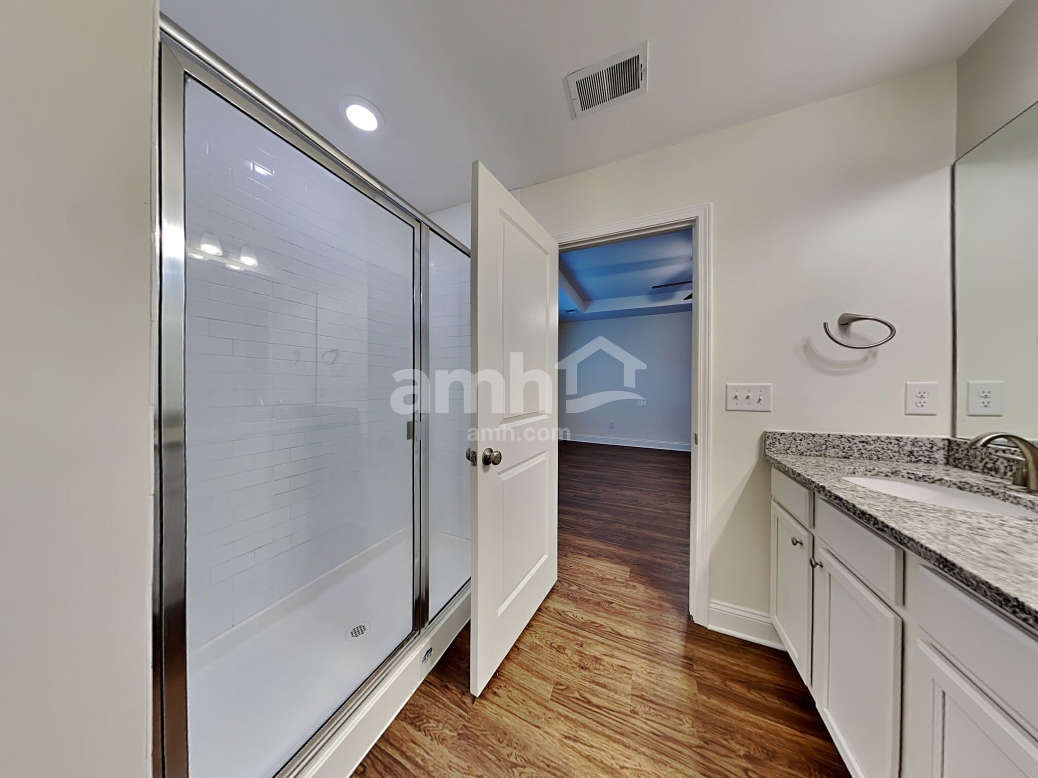 Building Photo - 105 Doral Blue Dr