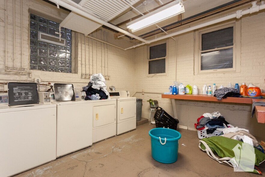 Building Photo - 4904 N Rockwell St