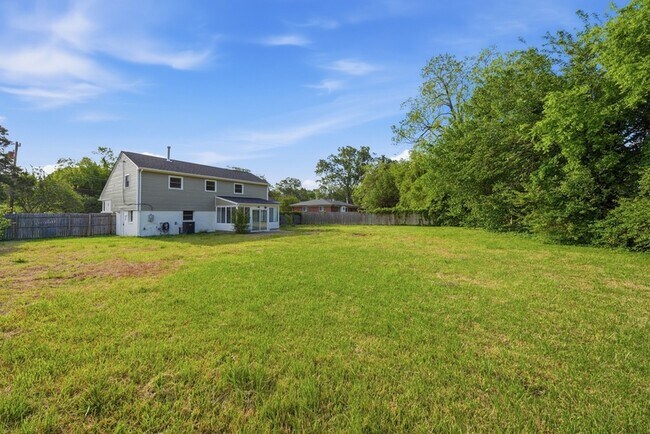 Building Photo - 313 Beacon Hill Ct