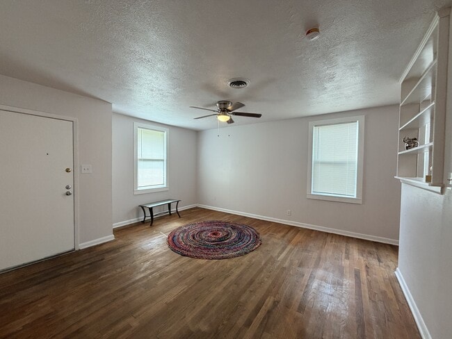 Building Photo - 3918 Harris Dr