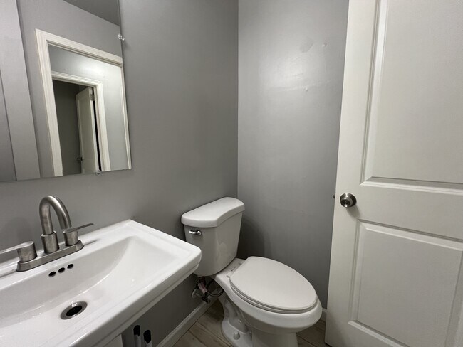 Building Photo - 2157 Nelms Dr SW