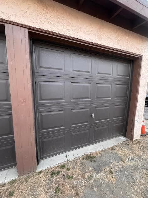Building Photo - 2131 La Paloma Ave
