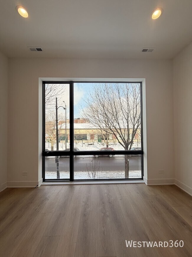 Building Photo - 1607 W 13th St