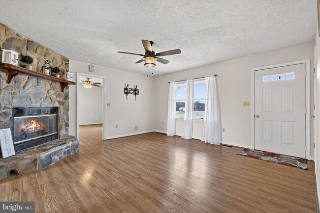 Building Photo - 11576 Walters Rd