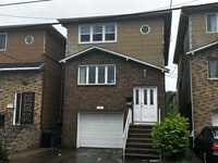 Building Photo - 609 Sussex St