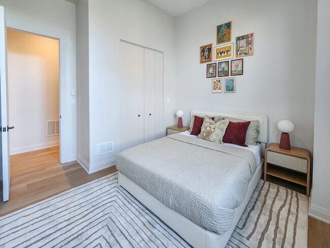 Building Photo - 1934 W North Ave