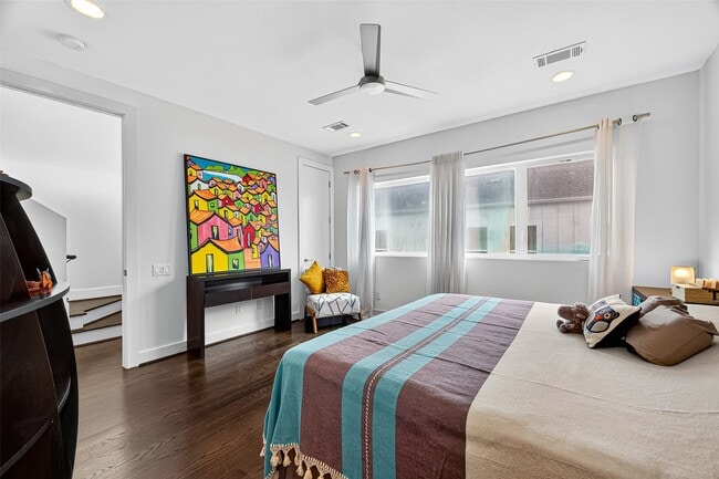 Building Photo - 1232 W 24th St