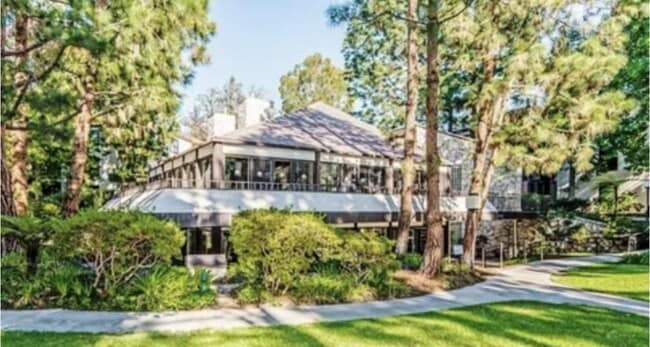 Building Photo - 7777 W 91st St