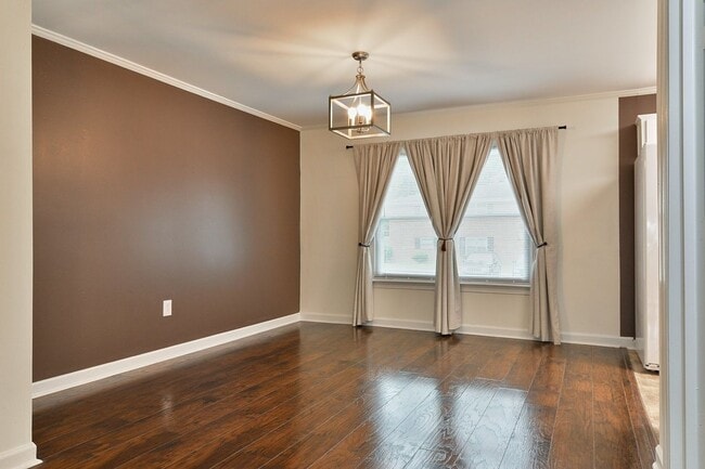 Building Photo - Riverhill Apartments