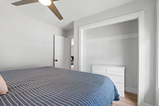Building Photo - 318 Charlotte Ave