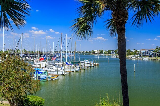 Building Photo - 1302 Marina Bay Dr