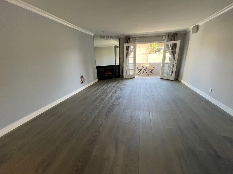 Building Photo - 901 10th St