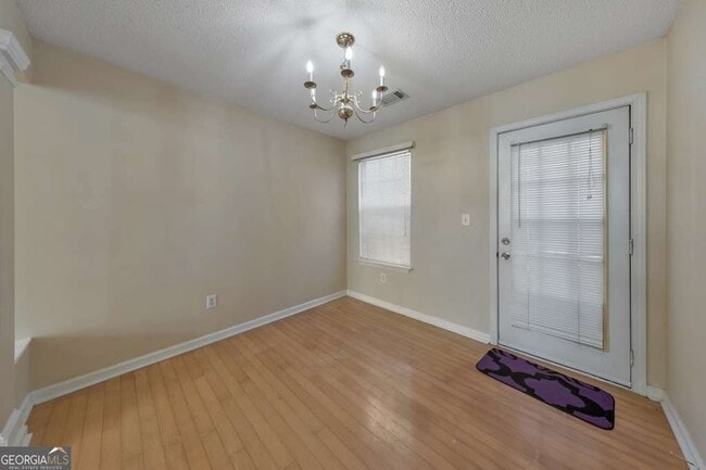 Building Photo - 2025 Baramore Oaks Dr