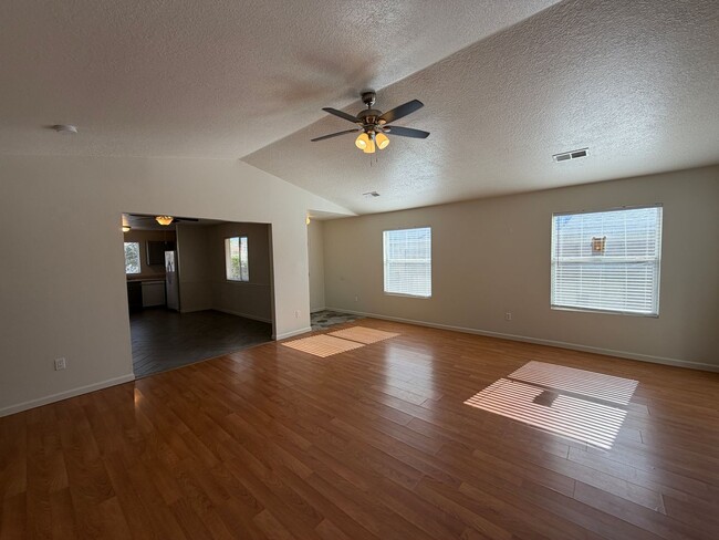 Building Photo - 3 Bedroom Single Story Home Available Near Unser Blvd NW & Irving Blvd NW