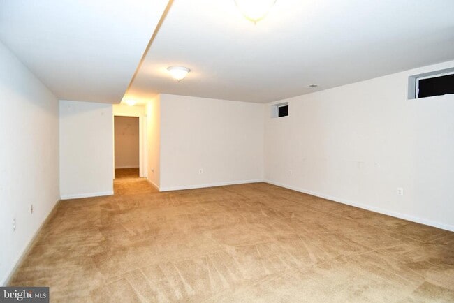 Building Photo - 3082 American Eagle Blvd