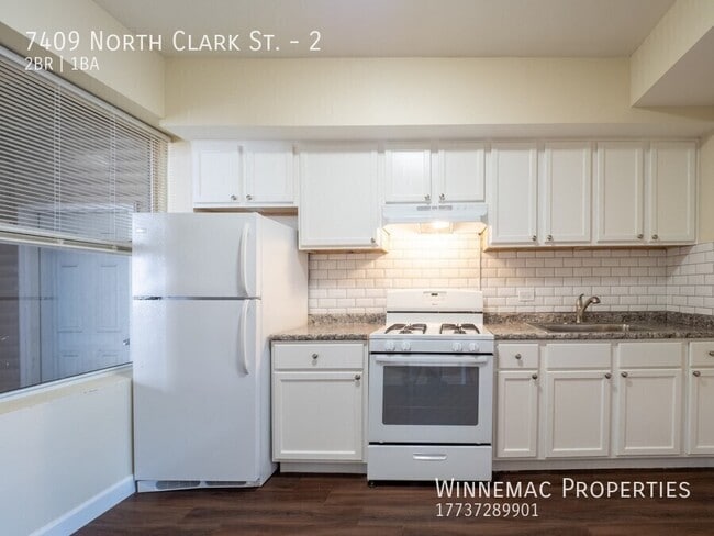 Building Photo - 7409 N Clark St