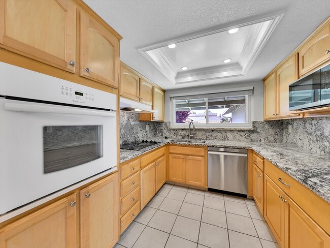 Building Photo - 36444 Peugeot Pl